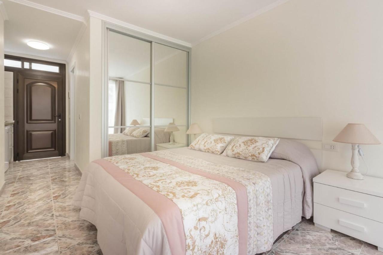 Tenerife Olympia Apart Hotel-Playa De Las Americas. Balcony, Sea View & Pool Bagian luar foto